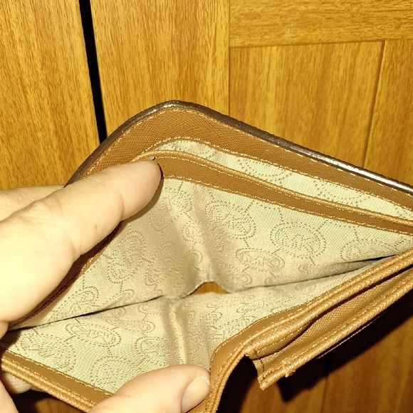 Michael Kors- Jet Set Crossbody Bag (Brown And Tan) W/ Wallet - Picture 11 of 12